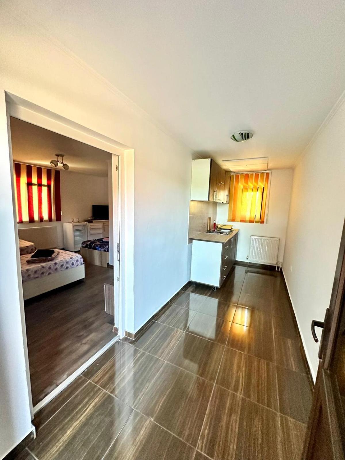 Pensiunea Bianca Hotel คอร์บู ภายนอก รูปภาพ